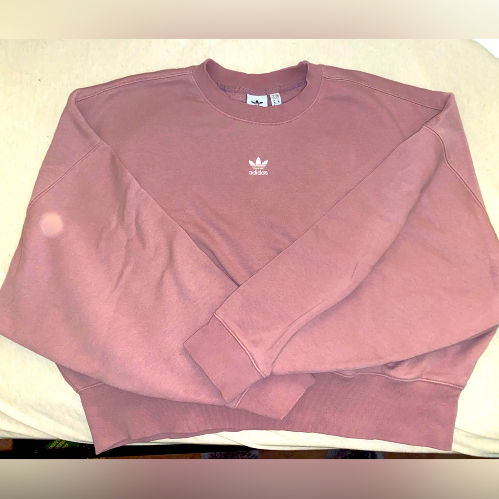 Adidas oversized slightly cropped sweatshirt! (Circle is from flash)
